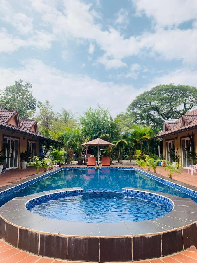 Hello Kampot Resort エクステリア 写真